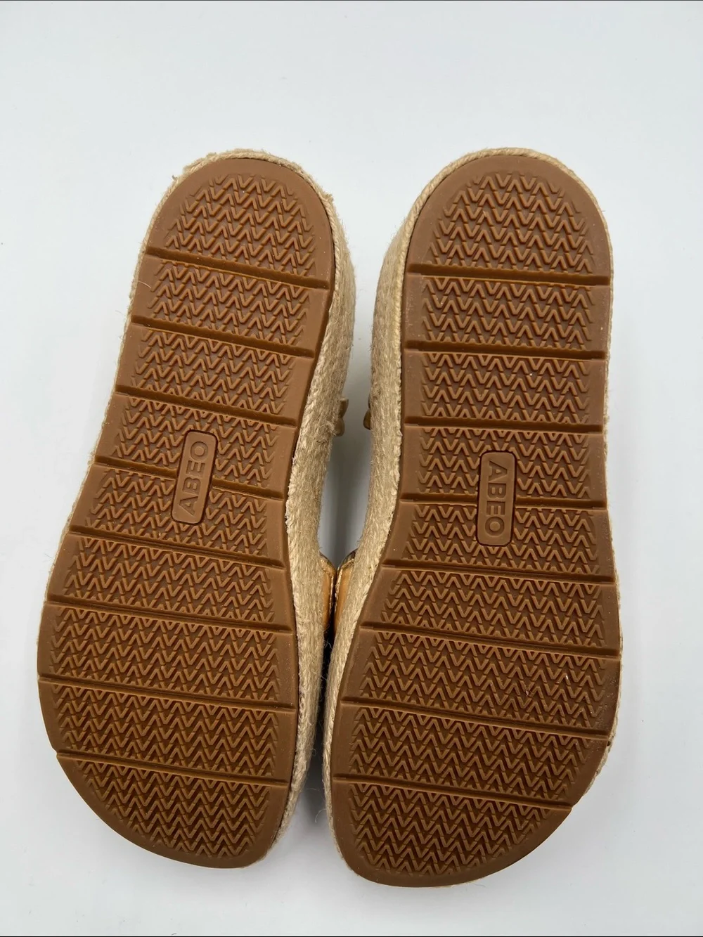 ABEO Solstice Buckle Espadrille wedge sandal shoe metallic gold platform EUC 7
